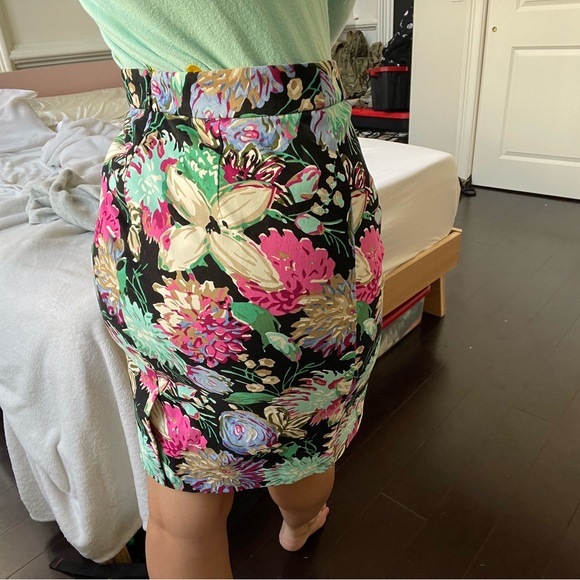 J. CREW FLORAL PENCIL SKIRT - Picture 2 of 4
